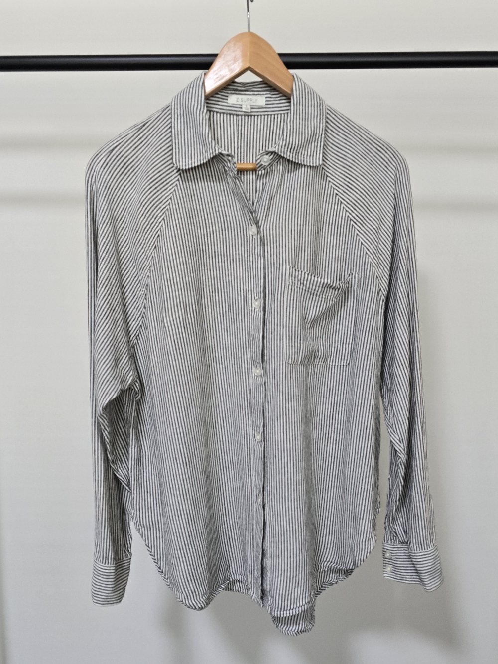 Z Supply Black & White Thin-Striped Women's Button-Down Shirt